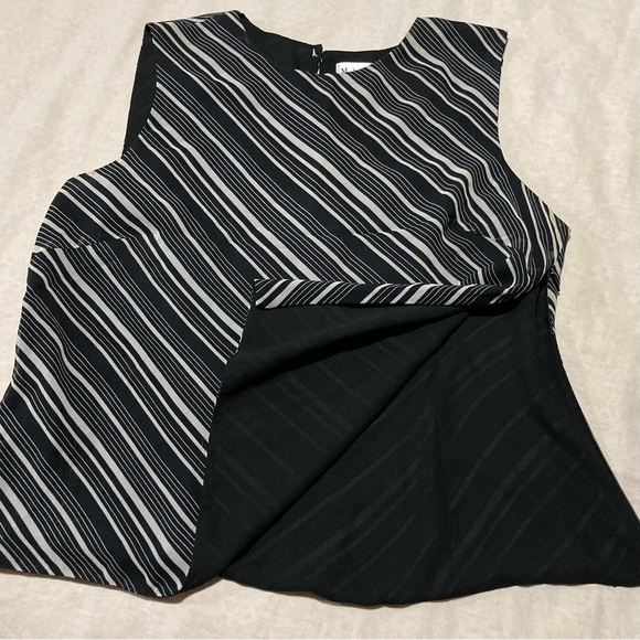 Madison Studio 100% Silk Black and White Striped Sleeveless Top - Picture 10 of 11